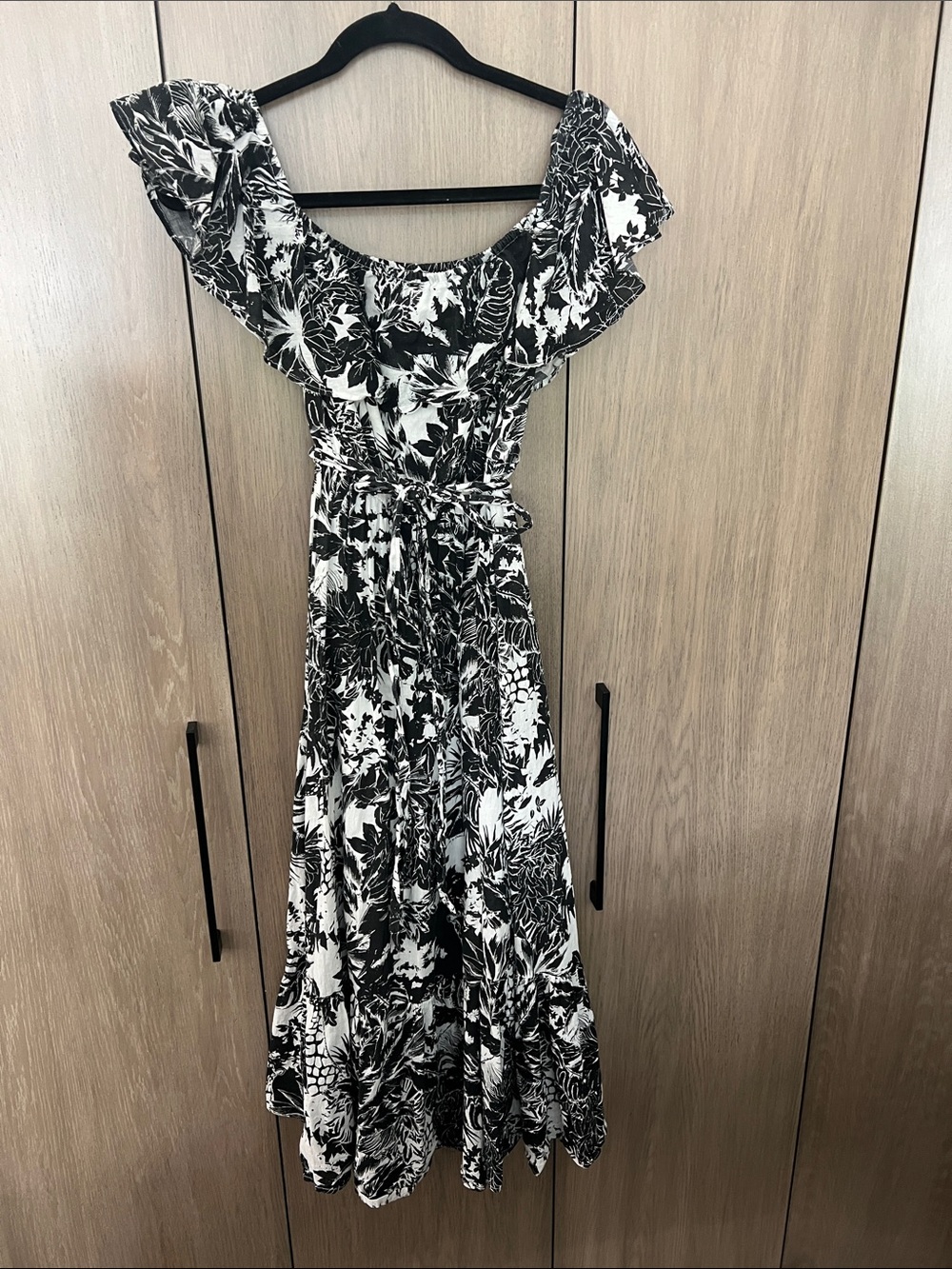 Grace Elements Black & White Floral Ruffle Maxi Dress